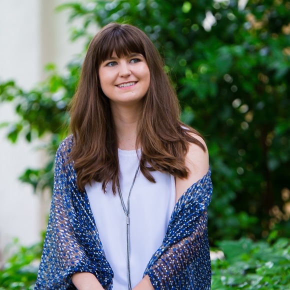 Meet your Posher, Courtney - Picture 1 of 1